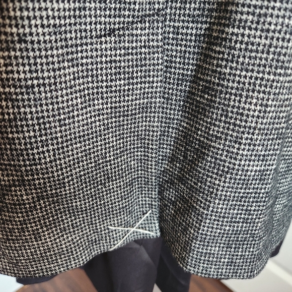 J. McLaughlin Women's Wool Blend Blazer Size 12 - Picture 5 of 10